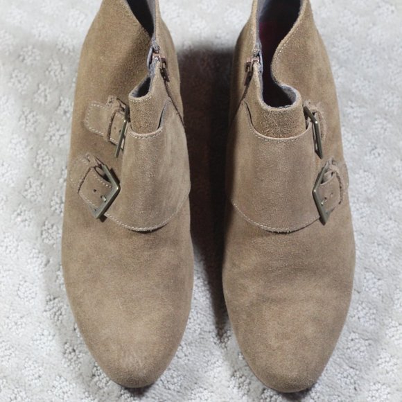 Munro "Drew" Size 9 Brown Suede 2" Wedge Ankle Booties - Picture 2 of 6